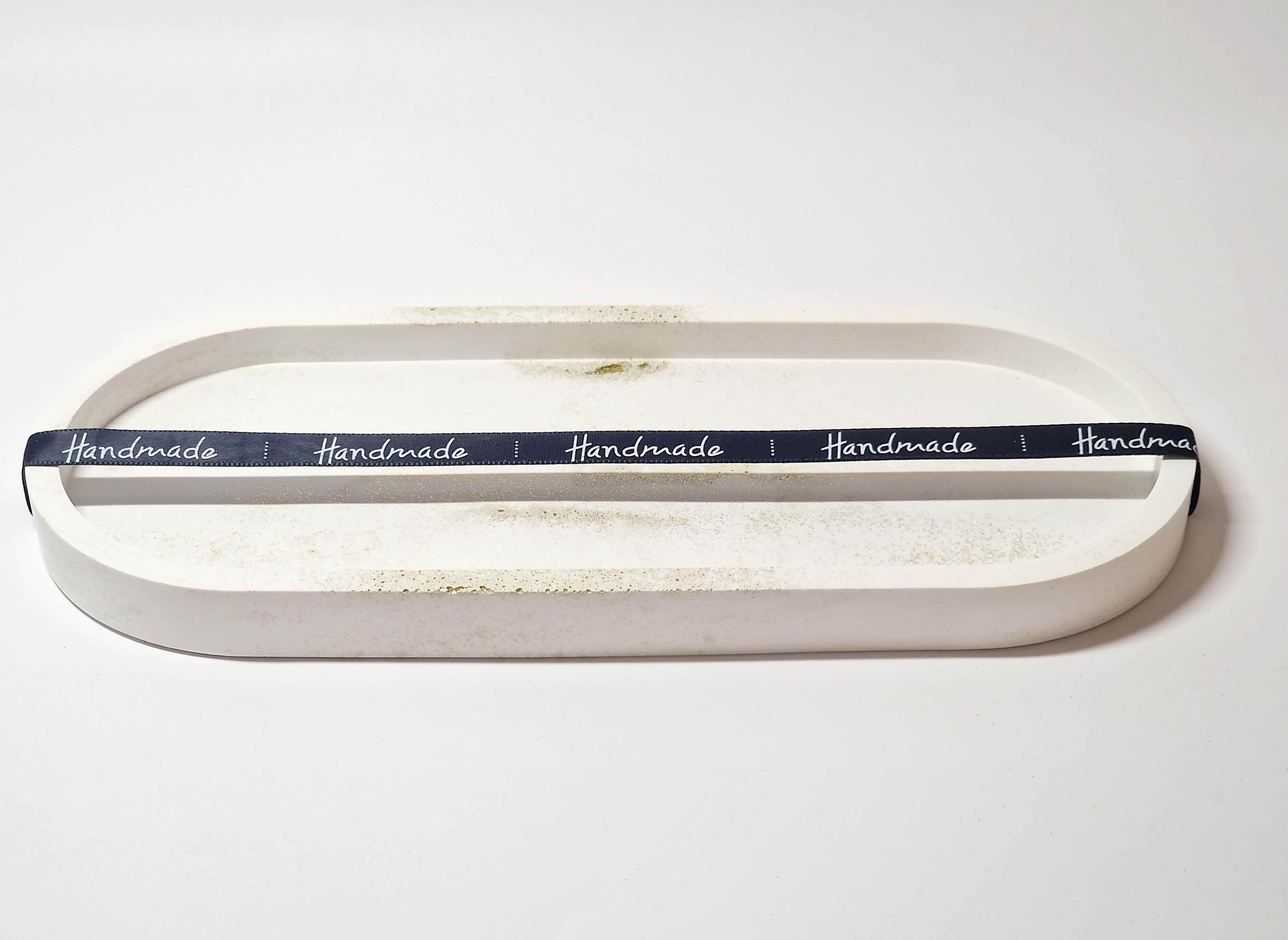 Handgegossenes ovales Tablett aus Gips (drei Größen) - Kochschein