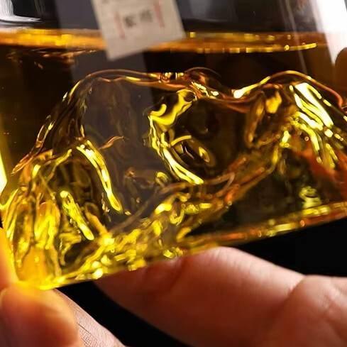 Japanisches Trinkglas mit 3D Berg - Elegantes Geschenkset mit Holzbox - Kochschein