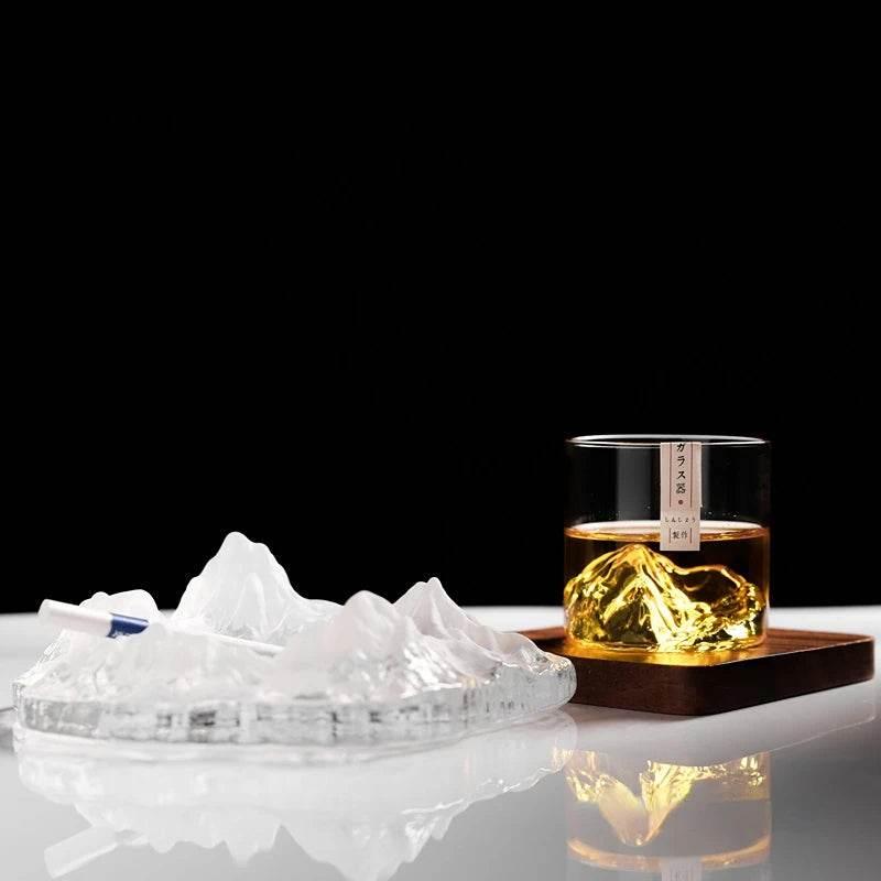 Japanisches Trinkglas mit 3D Berg - Elegantes Geschenkset mit Holzbox - Kochschein