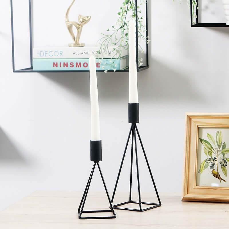 Stylischer schwarzer Kerzenständer PYRAMIDE aus Metall (zwei Größen) - Kochschein