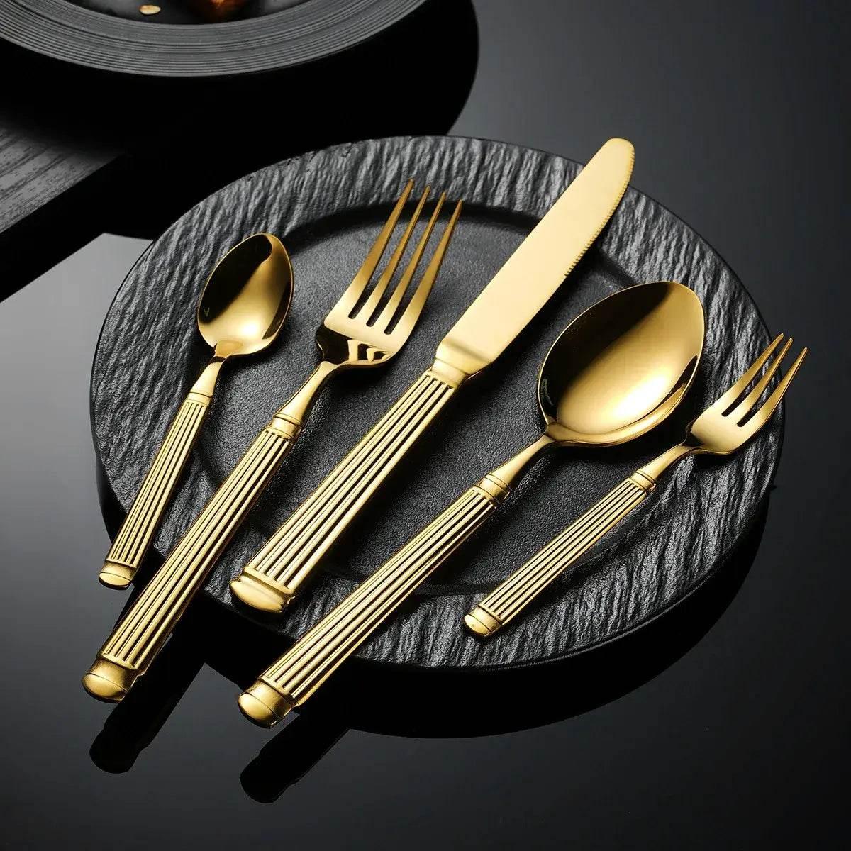 Luxuriöses Besteck Set mit Säulendesigngriff aus Edelstahl (Silber oder Gold) - Kochschein