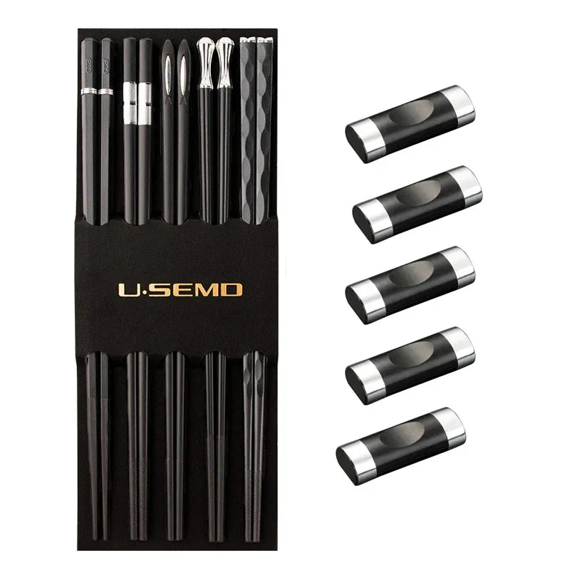 Elegantes schwarzes Essstäbchen-Set mit Haltern, stilvolle Küchenutensilien von Kochschein