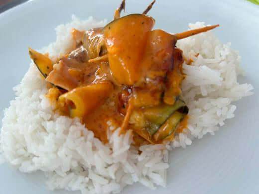 Rezepte | Zucchiniröllchen in Tomatenrahm - Kochschein