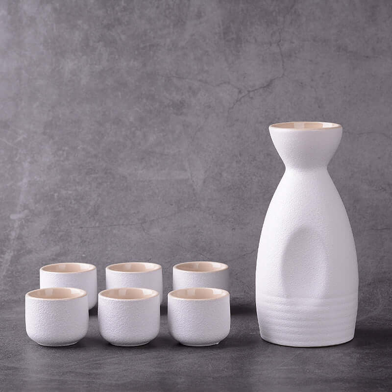 Japanisches Sake Trinkset aus Keramik nur €26.90