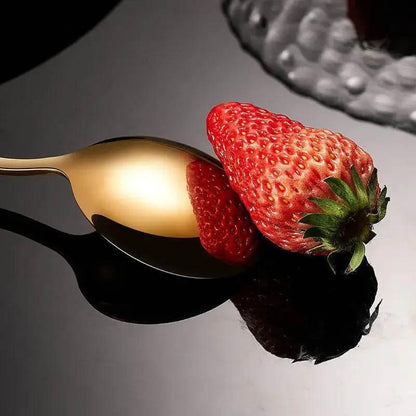 Goldenes Besteckset 24-teilig aus Edelstahl | ELEGANT - Kochschein