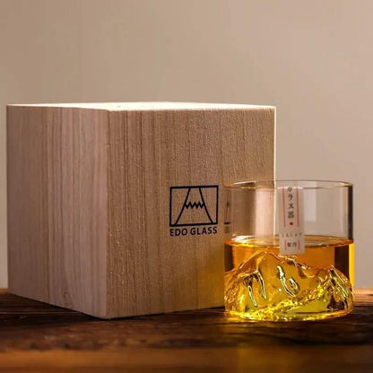 Japanisches Trinkglas mit 3D Berg - Elegantes Geschenkset mit Holzbox - Kochschein