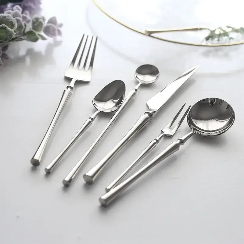 Luxuriöses Besteckset aus Edelstahl (Einzeln oder Set) ab €7.90